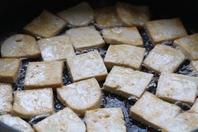  加油|鸡肉别再红烧了，不加油不加水，蒸一蒸馋出口水，比红烧还要美味