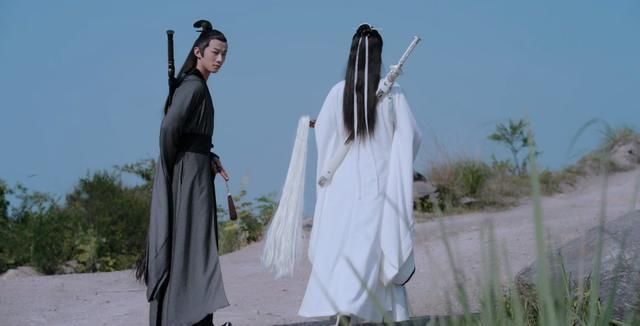 愿你人前显贵,你却害我家破人亡,真白眼狼