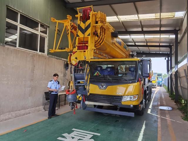 民警|一句话，包含着多少辛劳与担当一一记郑州公安局交警支队车辆管理所民警郑宪民