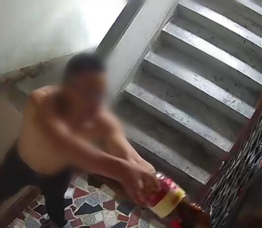 反转|57岁阿姨被楼下男子骚扰三年？结局反转再反转……