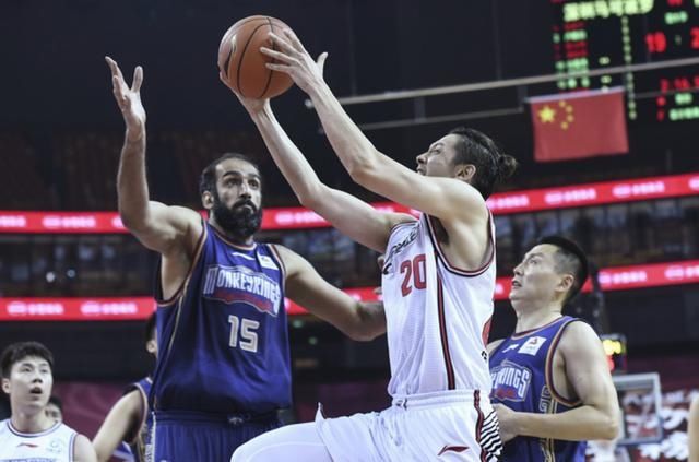  核心|CBA最悲催球队诞生！同曦内线核心伤退，轮换球员只剩8人