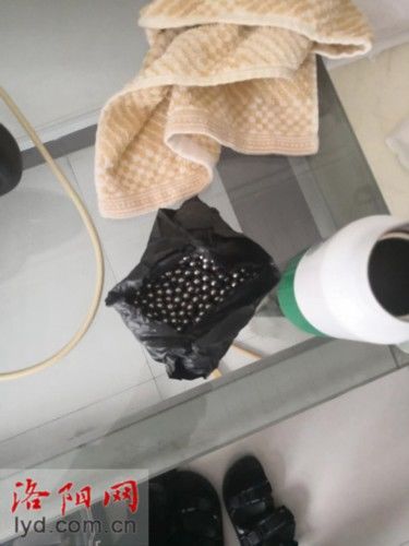  打碎|男子学“网红”打弹弓 打碎商铺5块玻璃被拘留