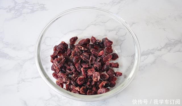 蔓越莓|山药蒸着吃没味道用它做个小点心,春天多吃点,味道酸甜又香软