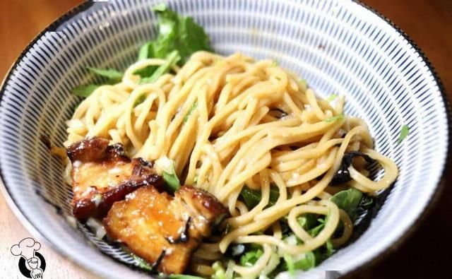 进去|纽约第一家日式油泼面+宝藏小酒馆新张!进去的居然都被上了一课?