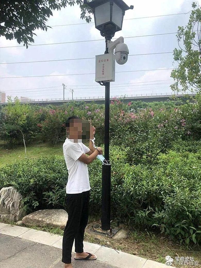  开心|为让女友开心 男子被行拘