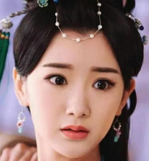 锦绣|继《锦绣未央》后,毛晓彤《三十而已》又被吐槽戴美瞳,她的澄清太让人羡慕