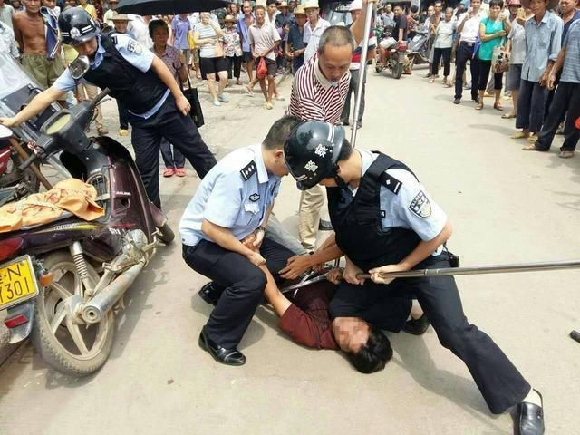 霸凌|初中生刺死霸凌者获刑8年，为什么不算正当防卫？原因出在这里