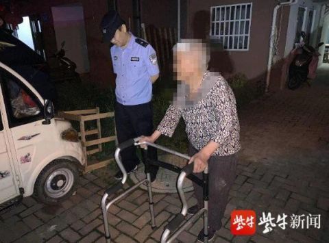  镇江新区|凌晨老太小区转悠迷路 民警折腾3小时送回家