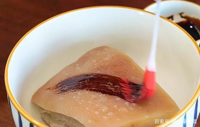  五花肉|梅菜扣肉怎么做好吃？20年大厨经验分享，步骤简单详细，一看就会