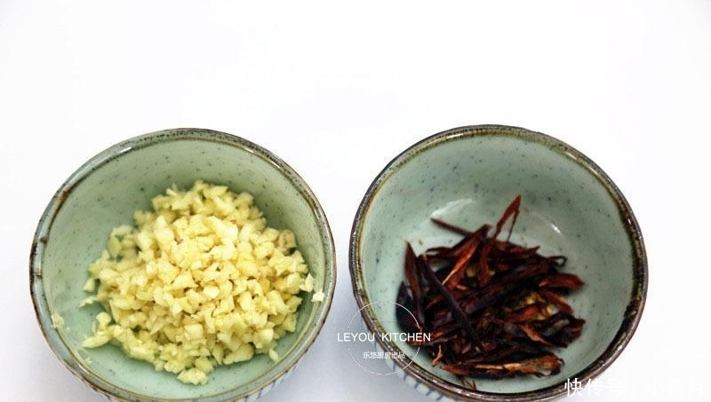 黄瓜|凉拌黄瓜, 换一种切法, 片片不断, 新年在家露一手