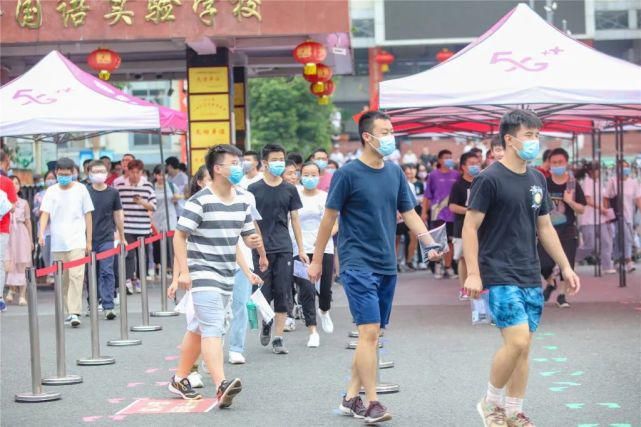  刘昌松|╭(●`?′●)╯╰(●’?’●)╮考完啦！