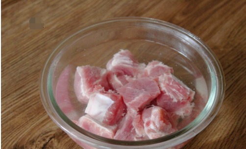 做法|这才是糯米蒸排骨的正确做法,不腥不柴,香糯松烂入味,出锅必光