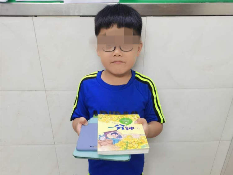  书迷|天太热，中运量71路确保空调供冷不断！ “小书迷”不慎遗落爱书，工作人员快速找妈妈！