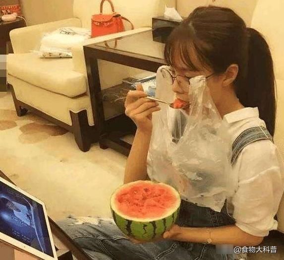  口感|吃西瓜前做了这一步，西瓜口感会更甜哦，好吃到停不下来