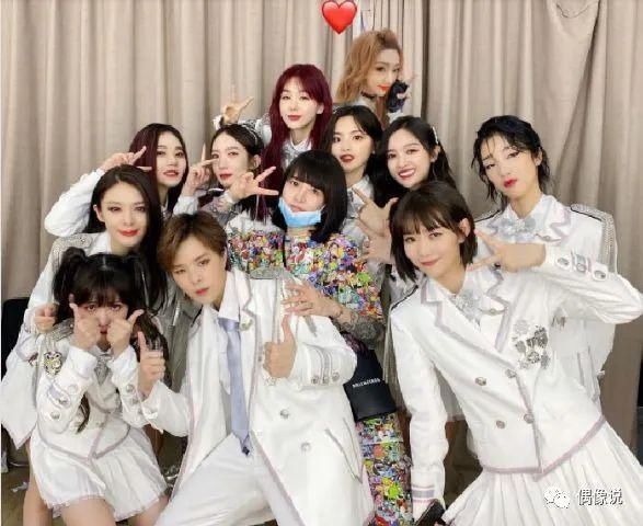 炙热的我们|晋级却不开心孟美岐愣住,杨超越被迫鞠躬,《炙热》有剧本实锤