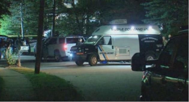  枪击|美国女法官险遭“灭门”，儿子丈夫在家遭枪击，刚接手爱泼斯坦案