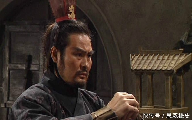 至少|除了许褚,曹操麾下无人敢和马超一战?至少还有4人!