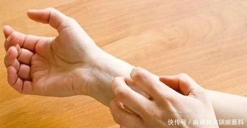 睡觉时|肝癌多是“拖”出来的,睡觉时有3种表现,可能肝病已经不轻了!