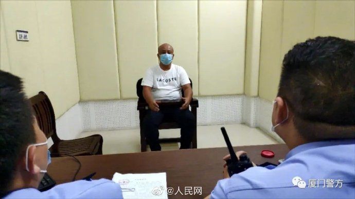  男童|厦门警方通报12岁男童电梯内被殴打