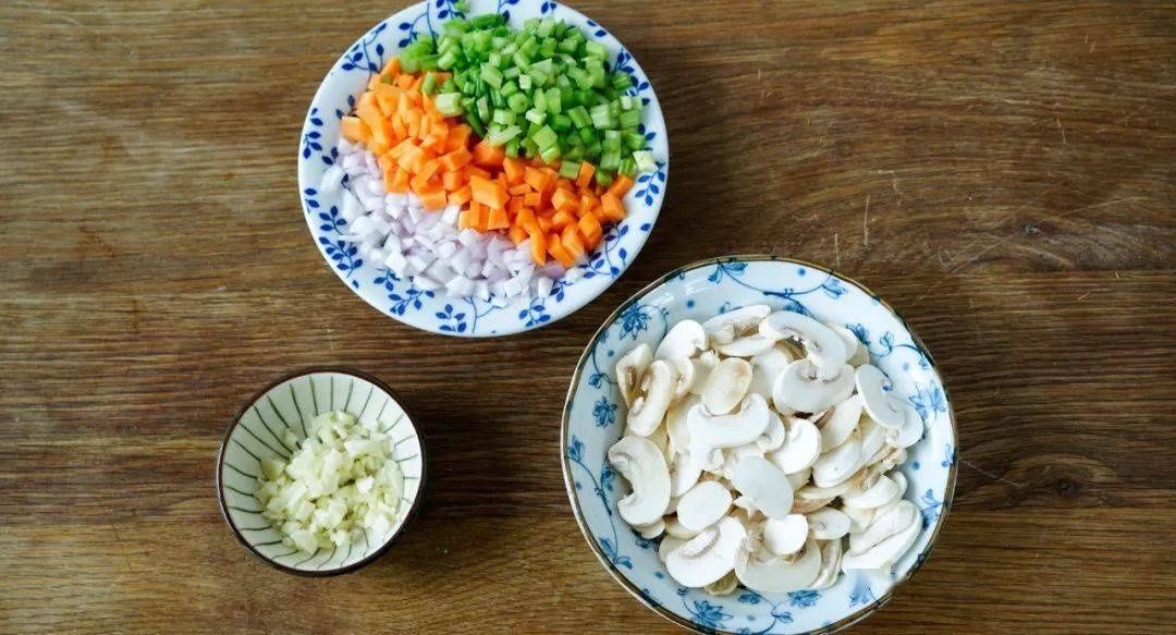 酱汁|鸡胸肉别再水煮了!多加这一样,酱汁浓郁香炸了!