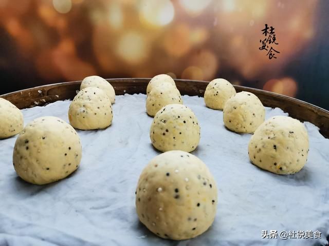  滴水|这杂粮营养可比牛肉，不加1滴水，蒸成风味南瓜馒头，有嚼劲