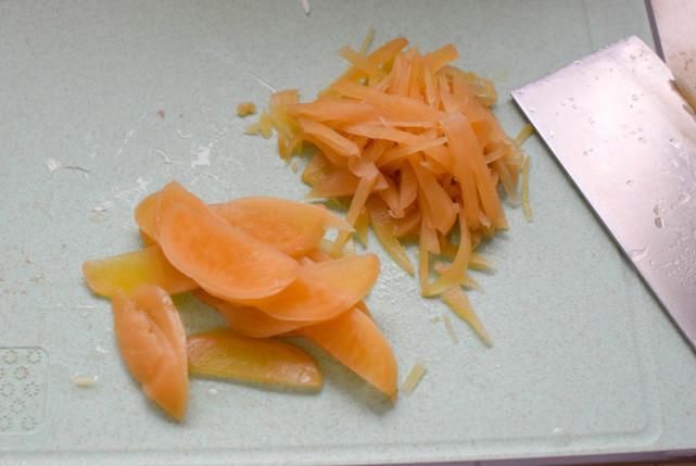  开胃|三伏天没食欲，试试这道菜，酸香开胃，比鱼香肉丝还抢手