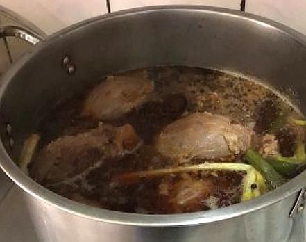  大厨|酱牛肉怎么做？大厨教你正确做法，牛肉软烂入味，酱香味十足