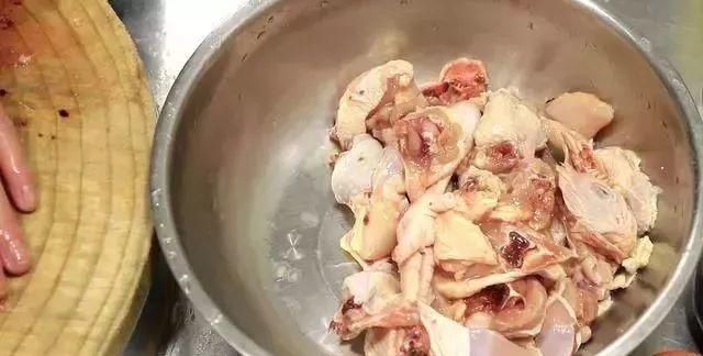  煸炒|教你煸炒鸡正宗做法，只需简单几步，比饭店做的都好吃