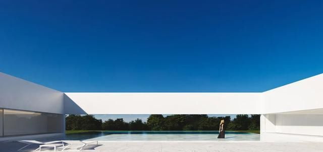  太美|太美了，白色极简主义别墅