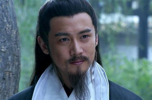 官职|街亭之战后,诸葛亮从丞相自贬官职为右将军,为何说是自贬三级?