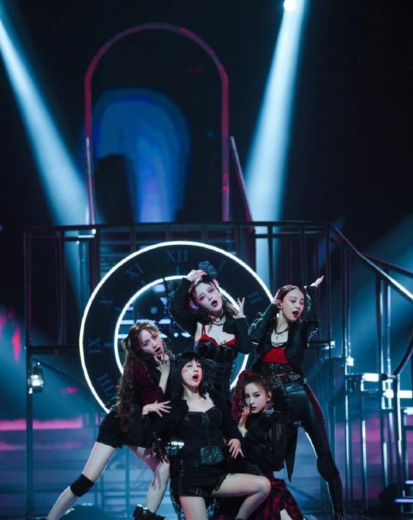  淘汰|姐姐三公舞台：孟佳solo倒数第一，最终淘汰王霏霏大哭