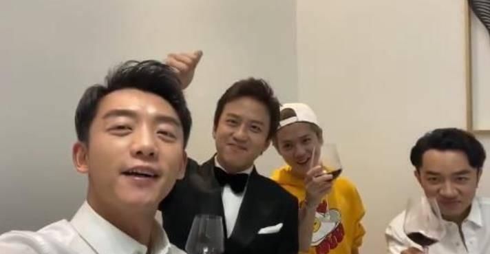 热巴|邓超想念跑男成员却漏说热巴,看到他补录的10个字这才是团魂