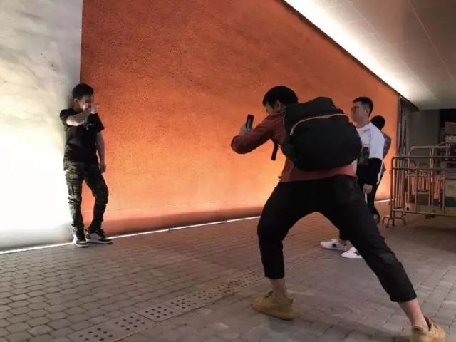 名媛|一场魔幻的阶层突围：假名媛和PUA男…