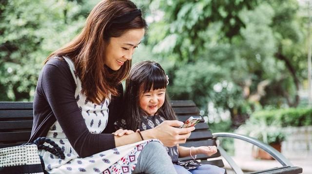  称要|小女孩离家出走称要打工自立，全家都偏心弟弟