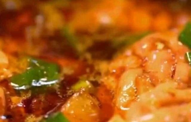 代表|夏季烧烤界代表,嫩滑烤脑花,一筷子鲜香麻辣,令人欲罢不能