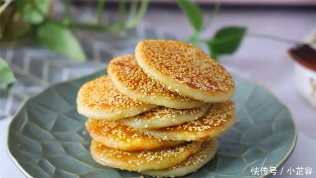  早餐|山药别总炒着吃，做成营养早餐饼，香甜软糯，孩子隔天就想吃