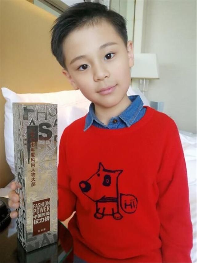  如今|孩子同样9岁，邓超“穷养”蔡国庆富养，如今俩孩子差异明显