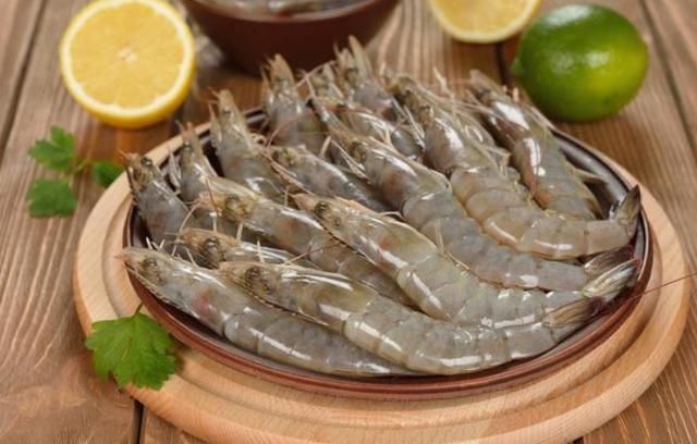  告诉|吃虾之前，到底要不要去虾线？老厨师告诉你答案，别再吃错了