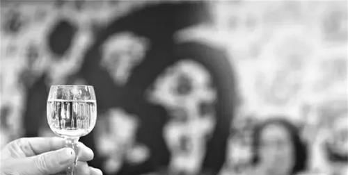 不淡|白酒知识:如何才能让低度白酒'低而不淡'口感好?