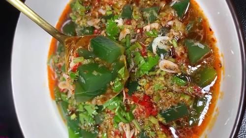  凉粉|黄瓜凉粉冻的做法，怎么调料汁是重点，酸辣鲜香碧绿诱人