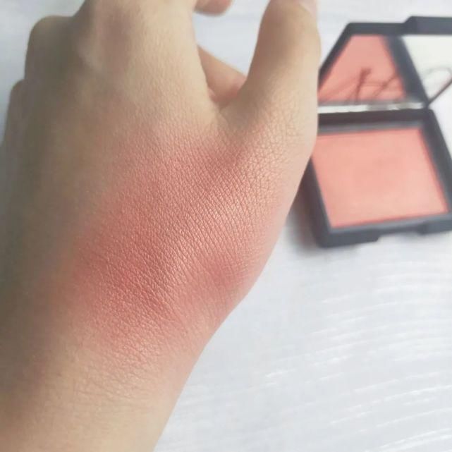 小红书＂,＂fkws＂:＂青年|你的秋冬彩妆新！品！指！南！从平价到贵妇，看这篇就够