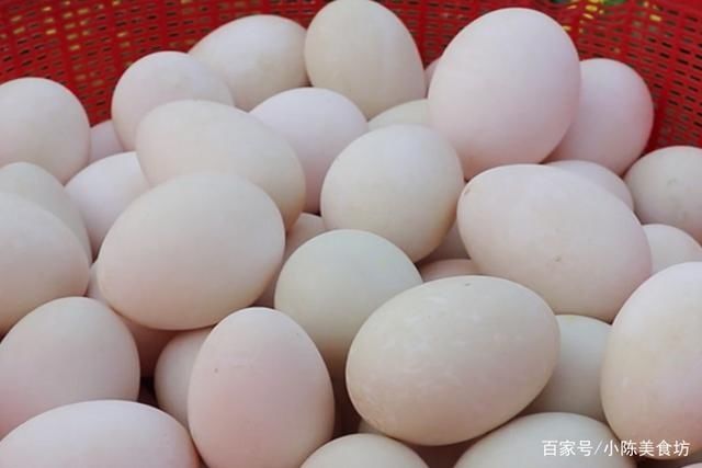 比买|老妈45年腌咸鸭蛋的经验,做法简单,个个流油,比买的还好吃
