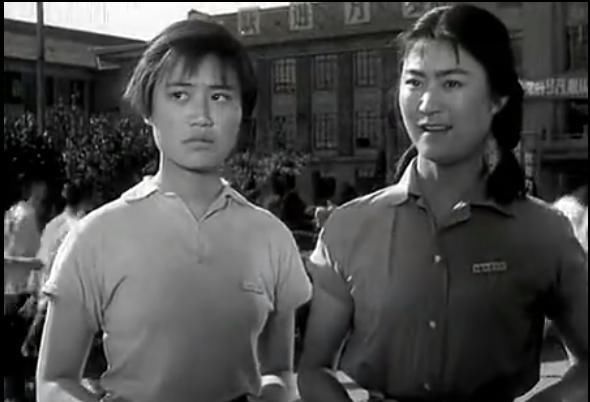  舞台姐妹|谢晋、《小花》导演张铮均用她出演主要角色，今80岁仍活跃影坛