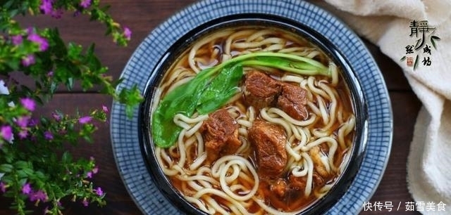 简单|冬天早餐要吃暖的!学4碗汤面,简单快手味道鲜,驱寒又滋补