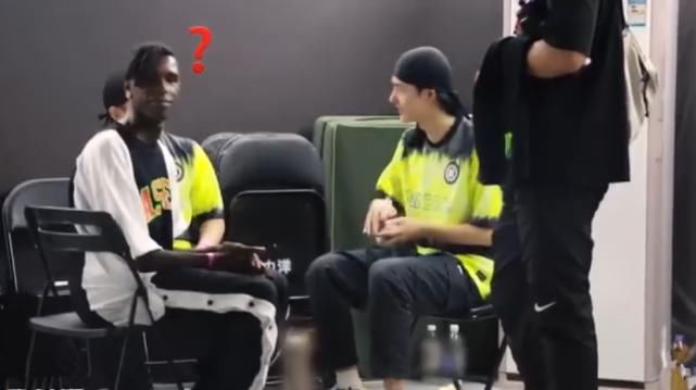  布布|《街舞3》中当王一博秀魔术“翻车”后有谁注意布布反应？太可爱