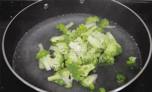  极美|这菜味道极美，比大鱼大肉还受欢迎，简单炒一炒，上桌就光盘