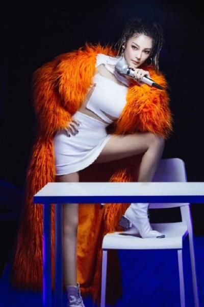  成团之夜|杜华预测浪姐成团名单，张雨绮成C位，万茜宁静上榜，她备受瞩目