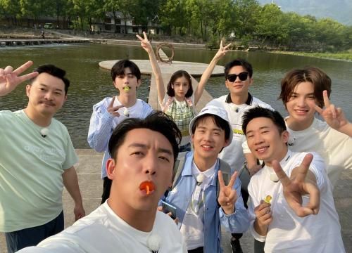  潇洒|《奔跑吧》杀青：baby晒合影，蔡徐坤暖心回复，郭麒麟最潇洒