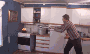 蓝朋友|20万网友围观女子炒菜，为何？