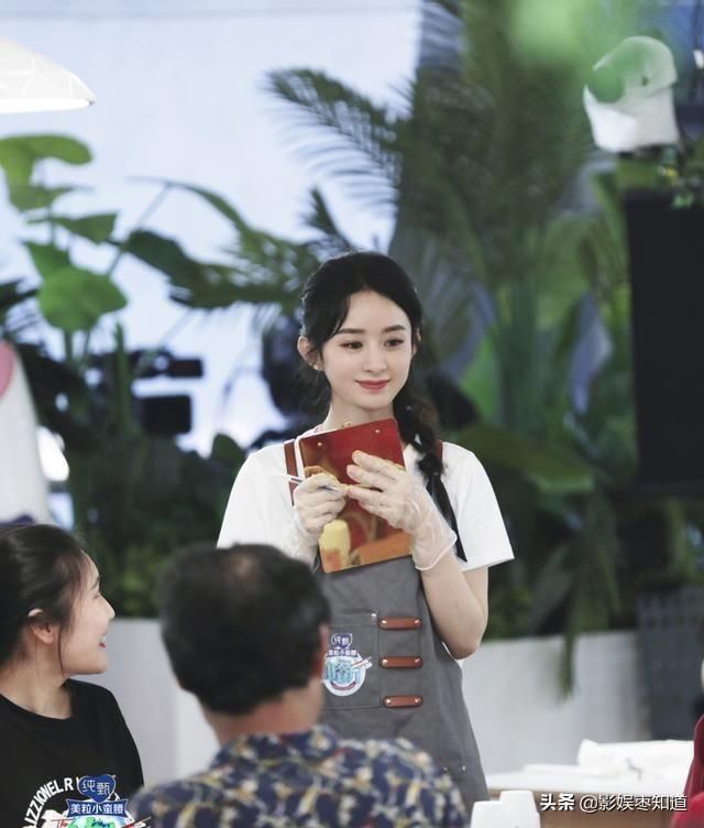  吃饭|《中餐厅》赵丽颖吃饭翻菜，甩脸离席引热议，粉丝质疑遭恶意剪辑